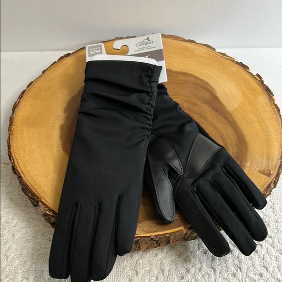New pair Isotoner Smart Dri Black Women's Gloves size s/m - Picture 1 of 4